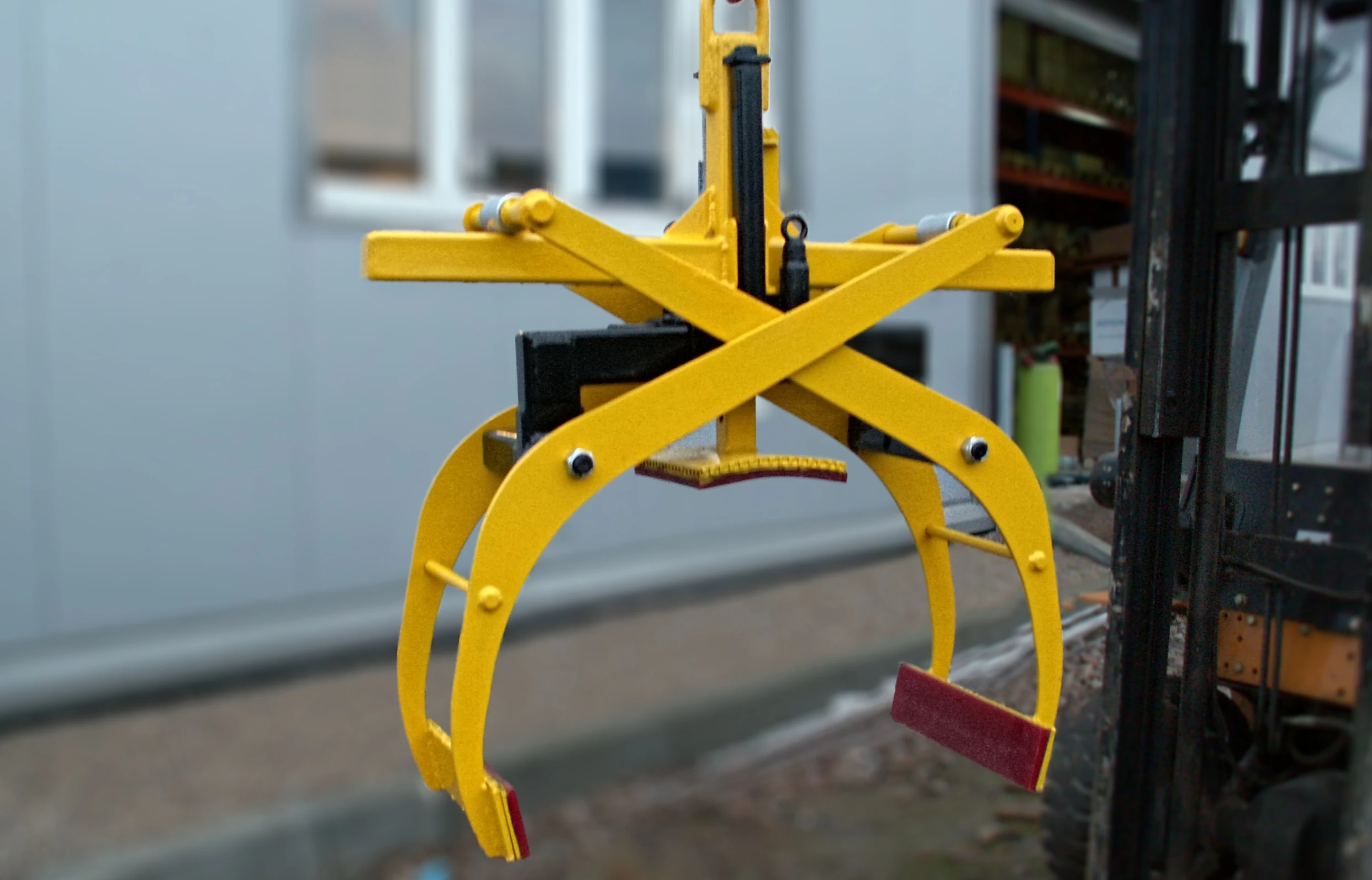 DELACCO – Avtomatsko prijemalo za cevi – horizontalno – Mipromet 02